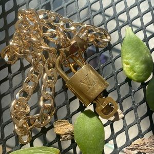 LOUIS VUITTON-Lock & key 🔐